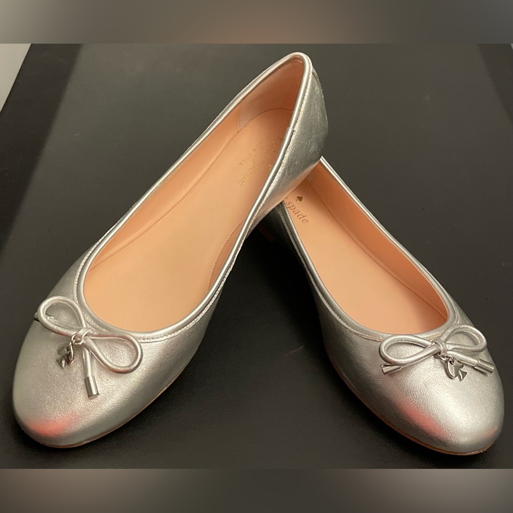 EUC Kate Spade Silver Leather Willa Ballet Flats